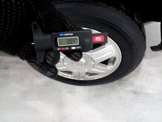 CHEVROLET PRISMA 1.4L LT Pneu traseiro esq.