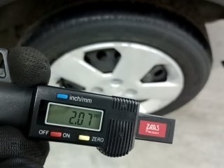 CHEVROLET PRISMA 1.4L LT Pneu traseiro esq.