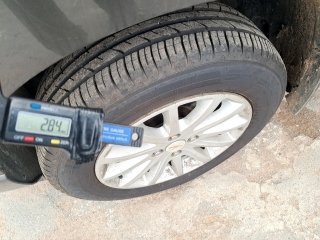 CHEVROLET SPIN 1.8L AT LT Pneu dianteiro esq.