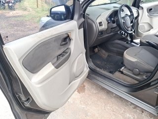 CHEVROLET SPIN 1.8L AT LT Porta e interior motorista