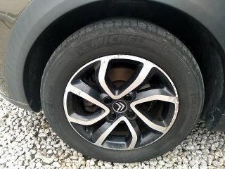 CITROEN C3 AIRCROSS EXCA 1.6 4p Pneu dianteiro esq.