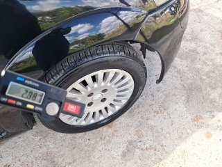 CITROEN C3 GLX 14 FLEX Pneu dianteiro dir.