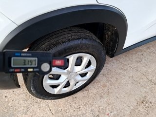 CITROEN C3 LIVE PK 1.0 Pneu traseiro dir.