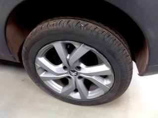 CITROEN C4CACTUS SHINE T Pneu traseiro esq.