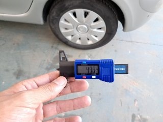 CITROEN PICASSO II16GLXF Pneu traseiro dir.