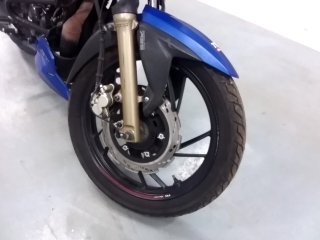 DAFRA APACHE 200 ABS Pneu dianteiro esq.