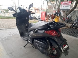 DAFRA CITYCOM 300I Traseira Motorista