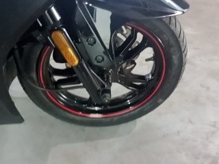DAFRA CRUISYM 150 CBS Pneu dianteiro dir.