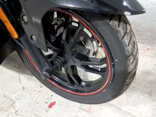 DAFRA CRUISYM 150 CBS Pneu dianteiro dir.
