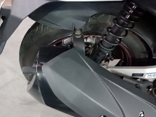 DAFRA CRUISYM 150 CBS Pneu traseiro dir.