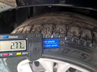 FIAT ARGO DRIVE 1.0 Pneu traseiro esq.