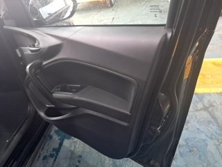 FIAT ARGO DRIVE 1.0 Porta e interior passageiro