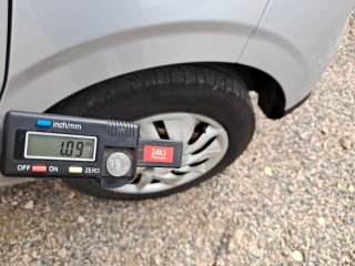 FIAT ARGO DRIVE 1.3 GSR Pneu traseiro esq.