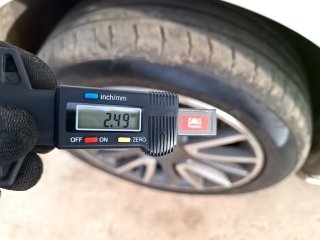 FIAT BRAVO ABSOLUTE DUAL Pneu dianteiro esq.