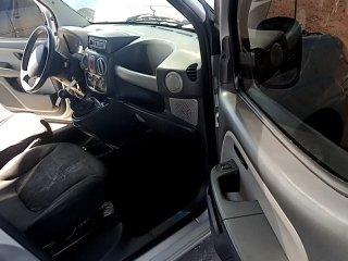 FIAT DOBLO ATTRACTIV 1.4 Porta e interior passageiro