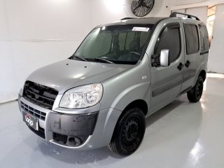 FIAT DOBLO ESSENCE 1.8 Frente Motorista