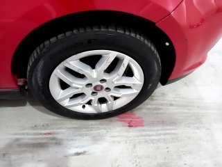 FIAT GRAND SIENA ESSENCE 1.6 Pneu dianteiro dir.