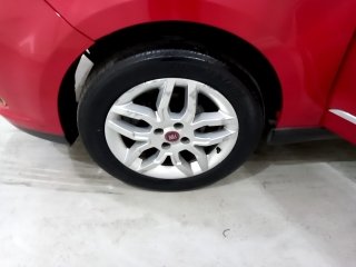 FIAT GRAND SIENA ESSENCE 1.6 Pneu dianteiro esq.