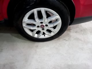 FIAT GRAND SIENA ESSENCE 1.6 Pneu traseiro esq.