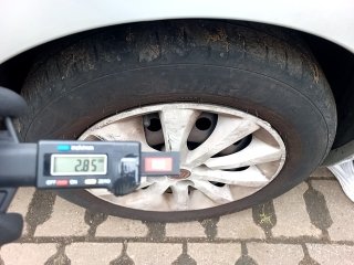 FIAT IDEA ESSENCE 1.6 Pneu dianteiro dir.
