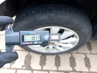 FIAT IDEA ESSENCE 1.6 Pneu traseiro dir.