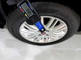 FIAT LINEA LX 1.9 DUAL Pneu traseiro dir.