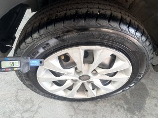 FIAT MOBI LIKE Pneu traseiro dir.