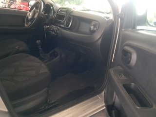 FIAT MOBI LIKE Porta e interior passageiro