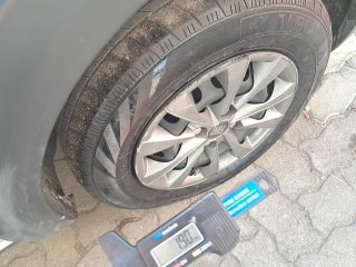 FIAT MOBI/TREKKING 1.0MT Pneu dianteiro dir.