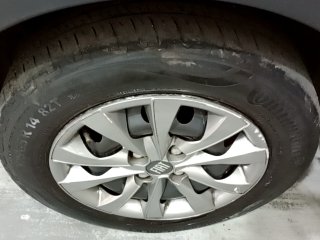 FIAT MOBI TREKKING 1.0MT Pneu dianteiro esq.