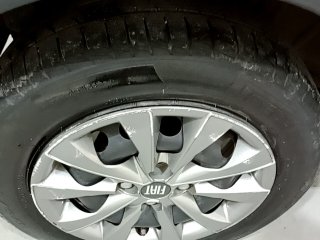 FIAT MOBI TREKKING 1.0MT Pneu traseiro dir.