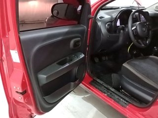 FIAT MOBI TREKKING 1.0MT Porta e interior motorista