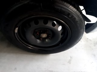 FIAT PALIO FIRE ECONOMY Pneu traseiro esq.