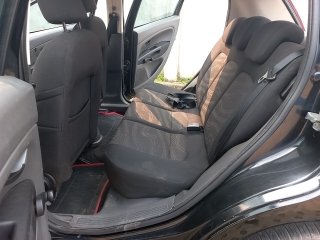 FIAT PUNTO 1.4 ATTRACTIVE 8V FLEX 4P MANUAL Bancos traseiros