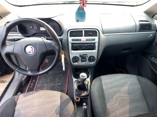 FIAT PUNTO 1.4 ATTRACTIVE 8V FLEX 4P MANUAL Painel completo