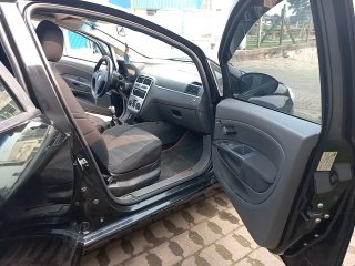 FIAT PUNTO 1.4 ATTRACTIVE 8V FLEX 4P MANUAL Porta e interior passageiro