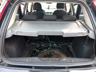 FIAT PUNTO 1.4 ATTRACTIVE 8V FLEX 4P MANUAL Porta malas