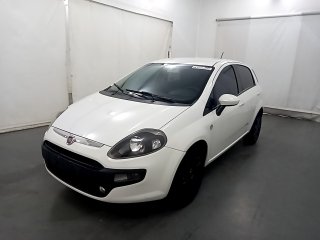 FIAT PUNTO ATTRACTIVE 1.4 4p Frente Motorista