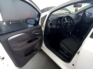 FIAT PUNTO ATTRACTIVE 1.4 4p Porta e interior motorista