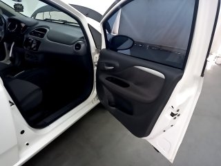 FIAT PUNTO ATTRACTIVE 1.4 4p Porta e interior passageiro