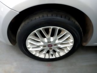FIAT PUNTO ESSENCE 1.6 Pneu dianteiro esq.