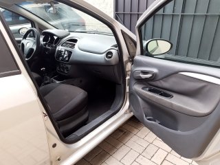 FIAT PUNTO ESSENCE 1.6 Porta e interior passageiro