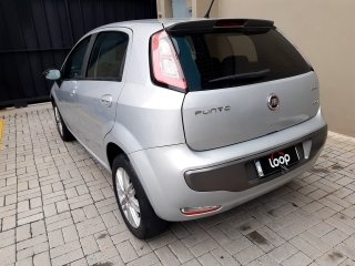 FIAT PUNTO ESSENCE 1.6 Traseira Motorista