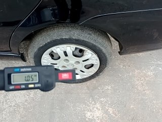 FIAT SIENA FIRE FLEX Pneu traseiro esq.