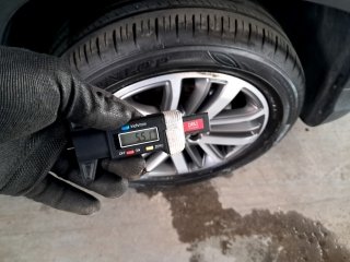 FIAT STRADA 1.3 FIREFLY FLEX VOLCANO CD CVT Pneu dianteiro dir.