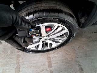 FIAT STRADA 1.3 FIREFLY FLEX VOLCANO CD CVT Pneu traseiro dir.