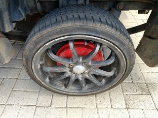 FIAT STRADA ADVENTURE CD Pneu traseiro esq.