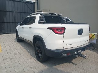 FIAT TORO VOLCANO AT D4 Traseira Motorista