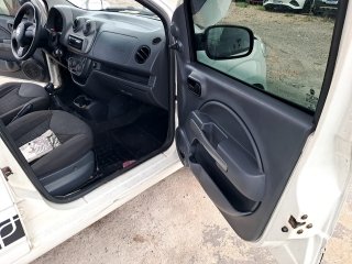 FIAT UNO ECONOMY Porta e interior passageiro
