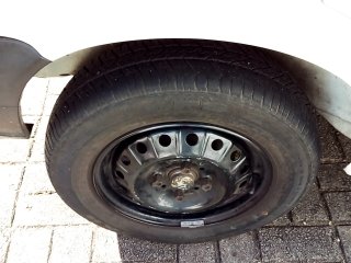 FIAT UNO MILLE FIRE FLEX 1 4p Pneu traseiro dir.